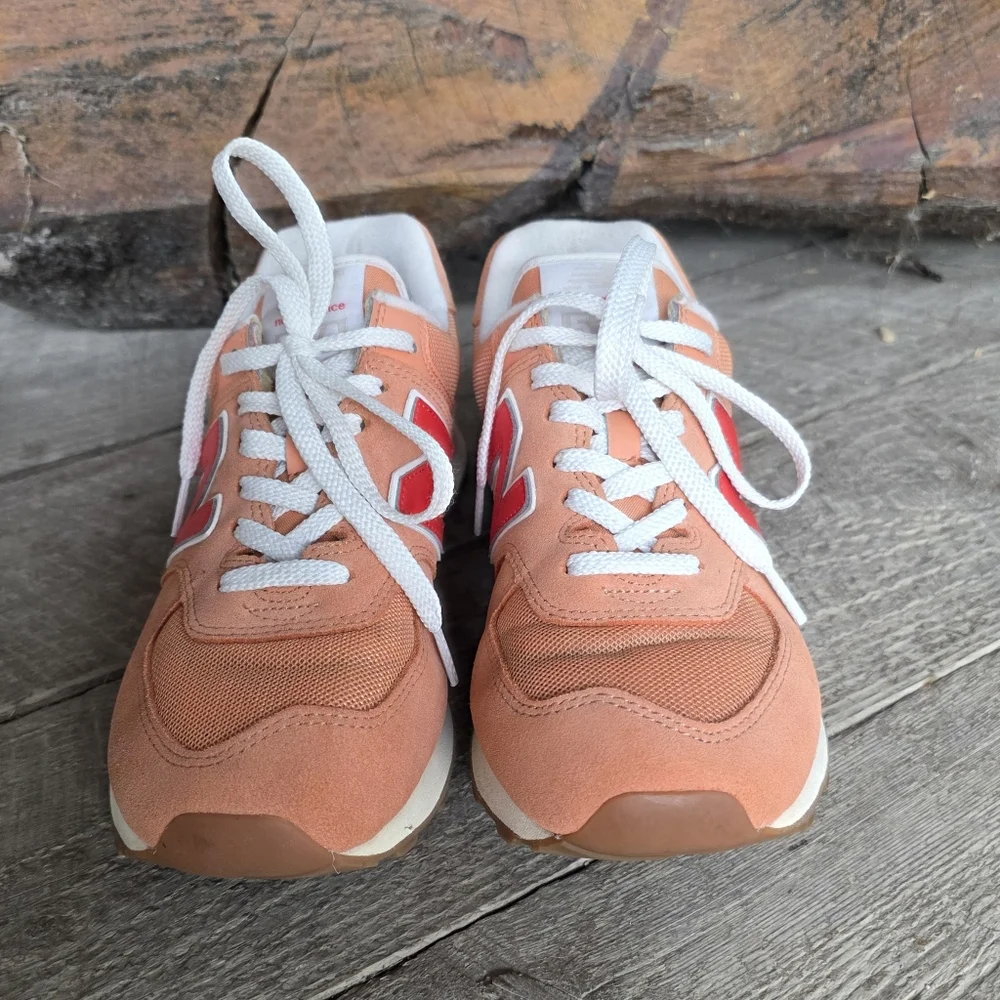 WomensNew Balance Orange Sneakers, Size 8 - Picture 4 of 5